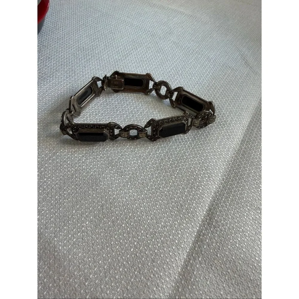Vintage 925 Sterling Silver Onyx And Marcasite 8.5